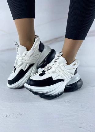 Жіночі кросівки на платформі