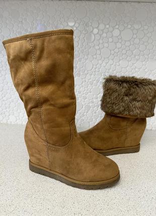 Чоботи на танкетці