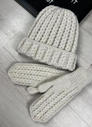 Кашемировый комплект (шапка и перчатки)3 фото