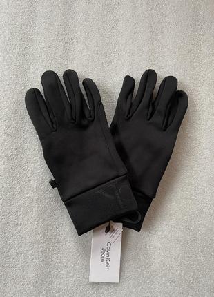 Новые перчатки calvin klein (ck neoprene monogram logo gloves) с америки s-m,l-xl4 фото