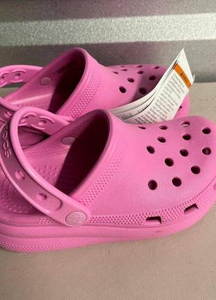 Крокс класссек клог краш розовые crocs classic clog crush taffy pink10 фото