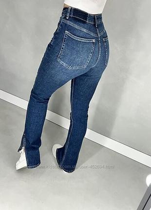Модные джинсы с разрезами divided.3 фото