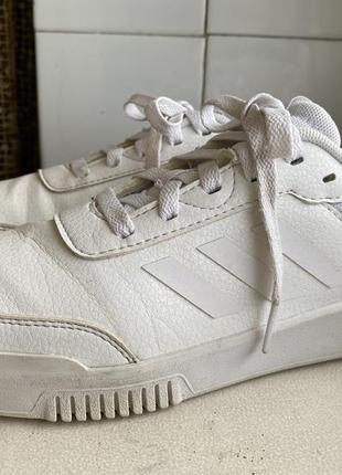 Кросівки adidas 37р. модель 2022р.