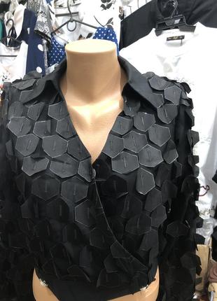 Укороченная блуза черная