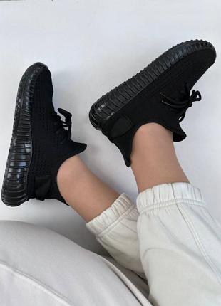 Хітові жіночі текстильні кросівки в стилі ізі у чорному кольорі 🔥