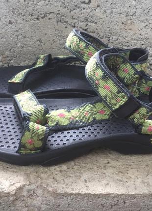 Сандалі teva