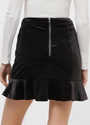 Стильная мини-юбка велюровая с воланами h&amp;m плотная черная бархатная юбка с оборками оборкой воланом юбка