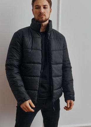 Мужская теплая черная короткая куртка на молнии осень- зима отличного качества