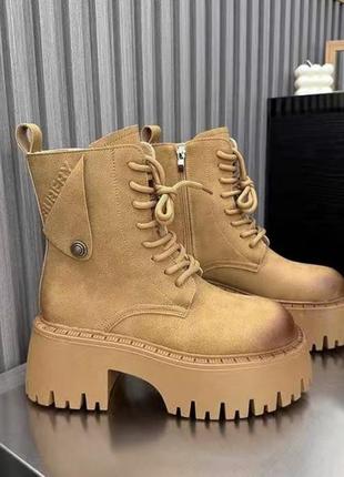 Женские кожаные ботинки