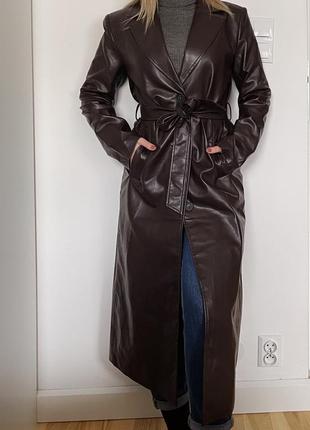 Новое матовое  кожаное пальто плащ  от pull&bear1 фото