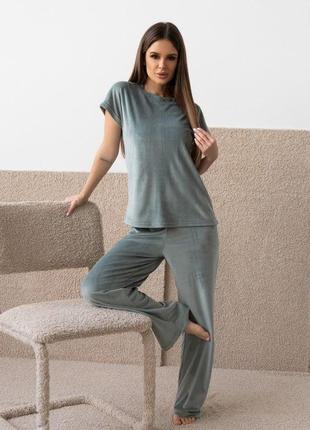 Оливковая велюровая пижама со свободными брюками размер s