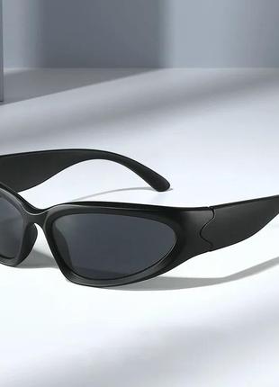 Трендовые черные матовые солнцезащитные имиджевые очки7 фото