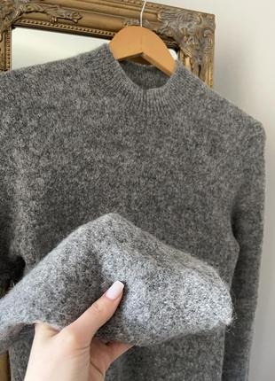 Серый шерстяной свитер4 фото