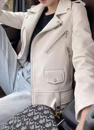 Бежевая кожаная куртка косуха в стиле celine s/m