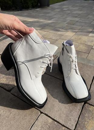 Стильные ботльоны ботинок ботинка козаки