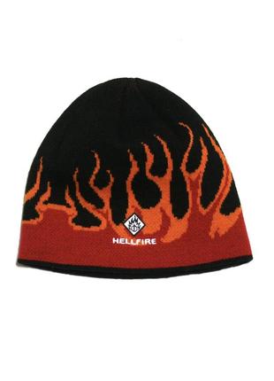 Интересная винтажная шапка в огнях hell fire