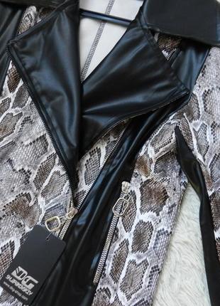 Куртка косуха фактурная стрейч эко кожа под змею змеиный принт питон и хищный принт лео леопард курт2 фото