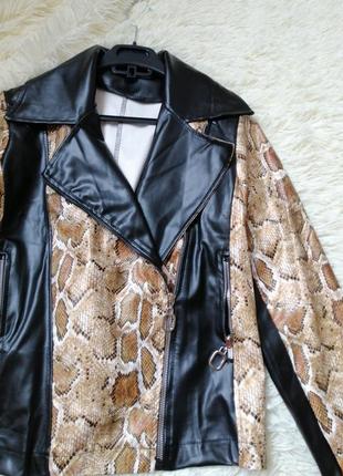 Куртка косуха фактурная стрейч эко кожа под змею змеиный принт питон и хищный принт лео леопард курт5 фото