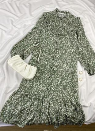 Шикарное платье с длинным обьемным рукавом1 фото