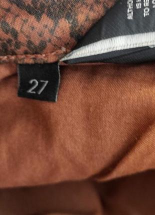 Брюки джеггинсы женские по фигуре коричневого цвета в принт с высокой посадкой под кожу от бренда j brand 276 фото
