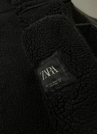 Стильна чорна дублянка авіатор zara, пілот, тепла куртка, дубльонка, зара, оригінал, зимова, демісезонна, базова, однотонна, косуха, замшева, шерпа8 фото