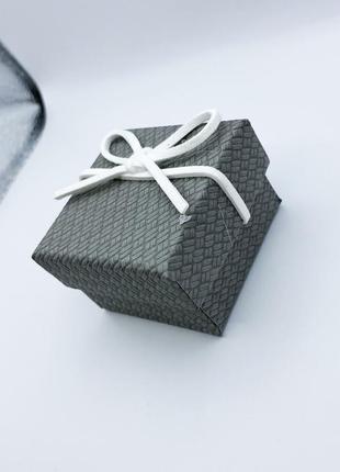Коробочка для украшений под кольцо,кулон или серьги квадратная серая2 фото