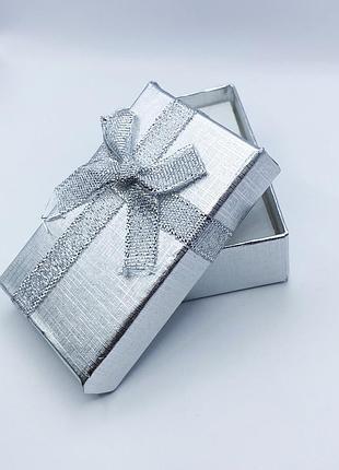 Коробочка для прикрас під набір срібляста з бантиком
