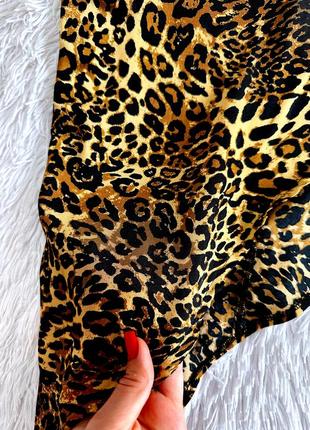 Оригинальное сатиновое платье prettylittlething леопардовый принт2 фото