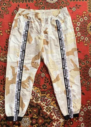 Adidas ryv camo pants