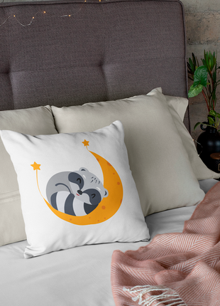 Подушка декоративная с детским оригинальным принтом "спящий енот в месяц. sleeping raccoon" push i2 фото