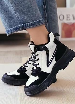 Ботинки кроссовки зимние женские бежево черные