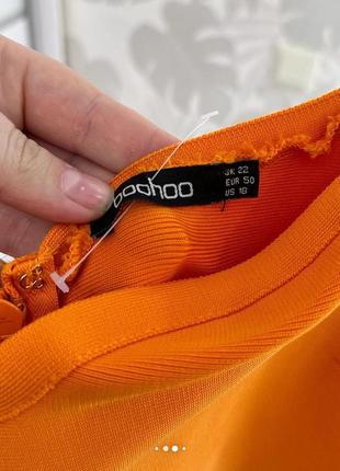 Стильная бандаж на платье оранжевого цвета boohoo3 фото