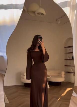 Платье макси однонтонное на длинный рукав приталено качественная стильная трендовая коричневая