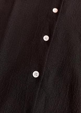 Черная удлиненная оверсайз рубашка с разрезами по бокам2 фото