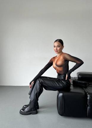 Штани жіночі з еко шкіри на флісі прямі класичні s/m чорні5 фото