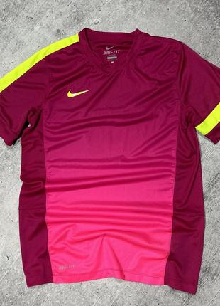 Футболка nike dri fit для спорта для бега