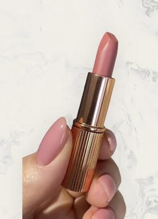 Charlotte tilbury pillow talk помада matte revolution lipstick в оттенке pillow talk1 фото