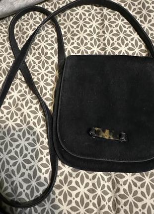 Замшева маленька чорна сумочка через плече