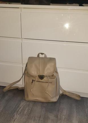 Бежевый рюкзак из экокожи1 фото