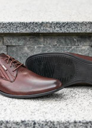 Классические туфли гладкие коричневого цвета 43 размера