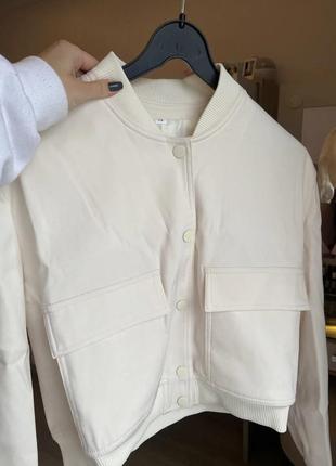 799 грн💫 куртка-бомбер в стилі zara женская с карманами, на пуговицах спереди, с длинным рукавом6 фото