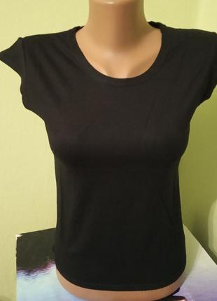 Женская базовая однотонная футболка с коротким рукавом на невысокий рост или на девочку