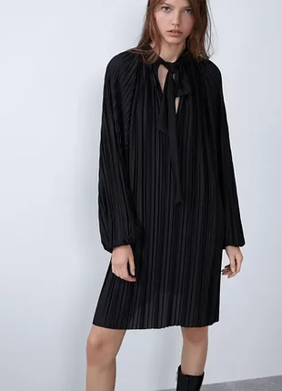 Платье плиссе zara,p. s