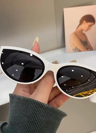 Солнцезащитные очки прямоугольные хит тренд сезона у2к y2k uv400 в стиле 2000 стиль 90 ретро винтажные1 фото