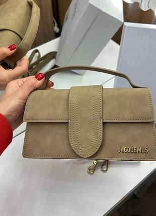 Замшевая свмка в стиле jacguemus