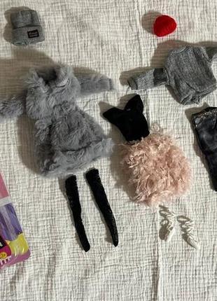 Набір лялька з одягом та взуттям для ляльок типу барбі в сумочці