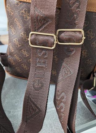 Женский коричневый светлый  рюкзак guess гесс lux4 фото