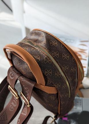 Женский коричневый светлый  рюкзак guess гесс lux3 фото