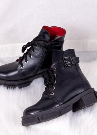 Чорні жіночі зимові шкіряні черевики на шнурку5 фото