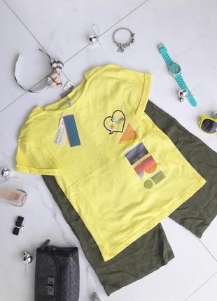 Яскрава футболка для дівчинки відомого італійського бренду united colors of benetton